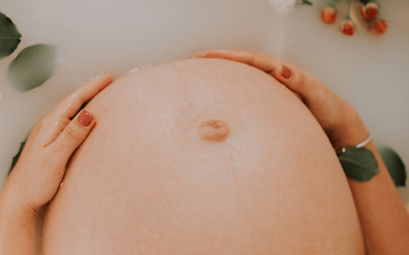 Beneficios del parto en el agua para ti y tu bebé